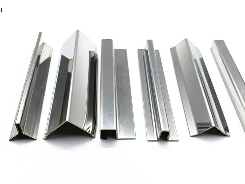Dentro da guarnição Bullnose 2.5m da borda da beira do metal de aço inoxidável de canto