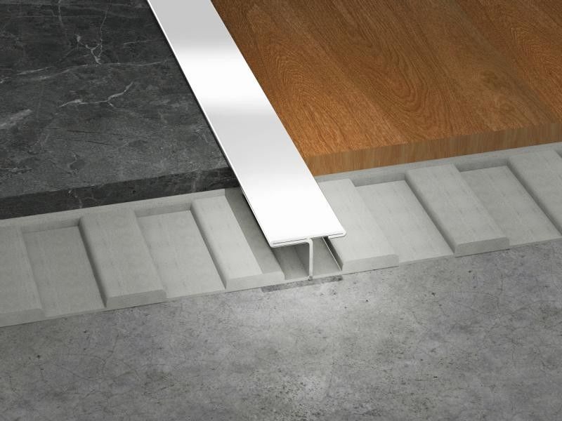 T deu forma às escadas exteriores altas de bronze da resistência de corrosão da guarnição 1.8m da telha
