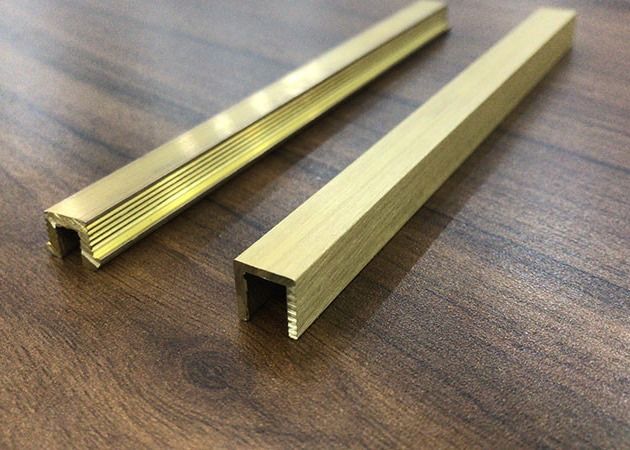 Guarnição de bronze da borda para a decoração do azulejo das telhas 2.5m