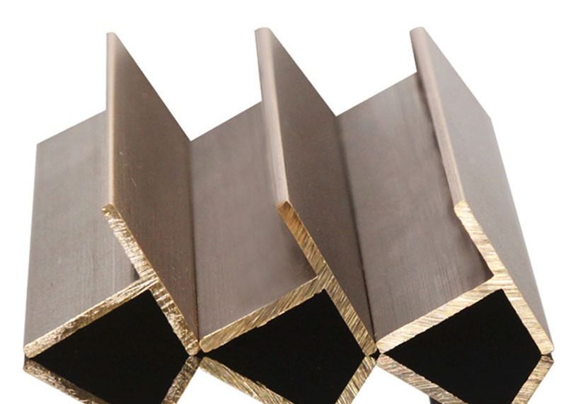 T dá forma ao ponto inicial de bronze do metal da tira de transição que pavimenta tiras de borda da transição da telha da guarnição